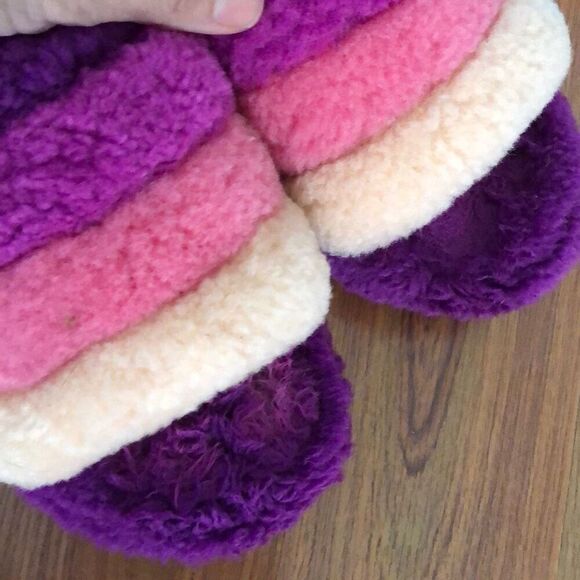 Ugg Fluff Purple and pink slides slippers size 7 - Picture 4 of 7